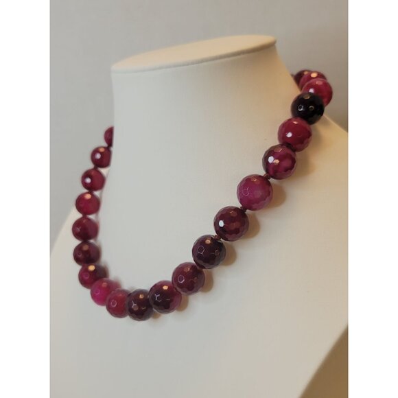 Natural Stone Faceted Red Agate Bead Necklace W/ Magnetic Rhinestone Clasp - Picture 9 of 9